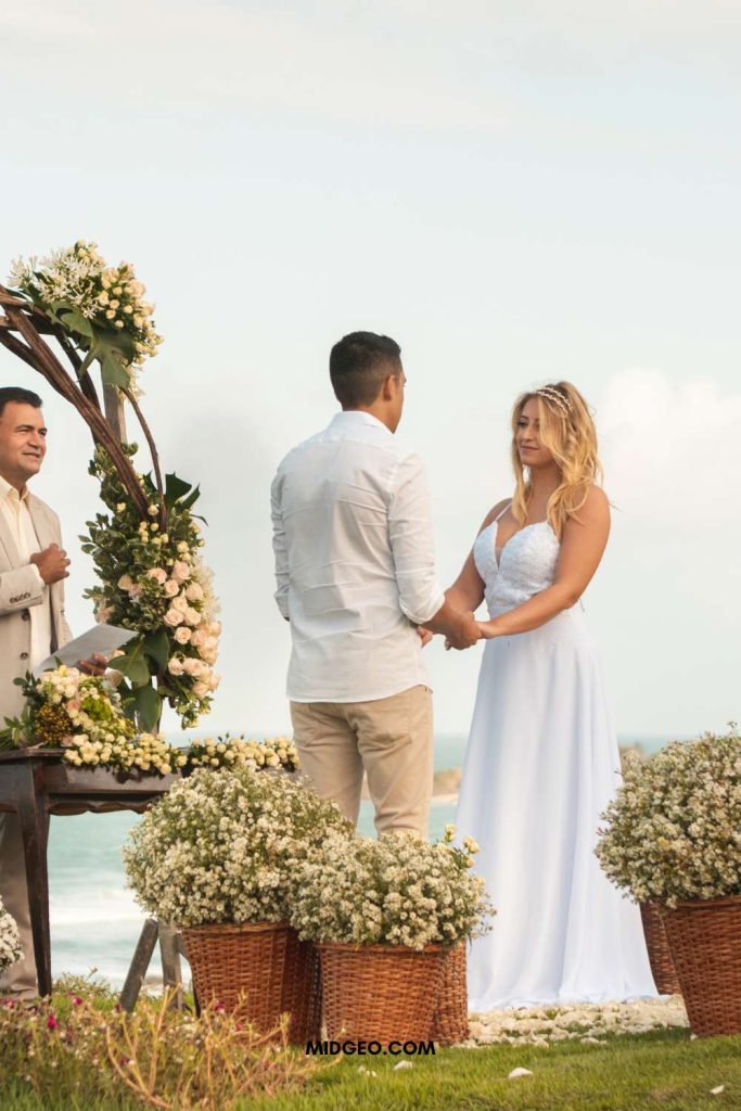 17 Simple Beach Wedding Ideas & Themes You’ll Love 3 Emma and Jake had their barefoot sunset wedding