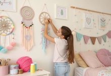 Cute crafts for teenagers making DIY room décor with pastel colors and aesthetic supplies