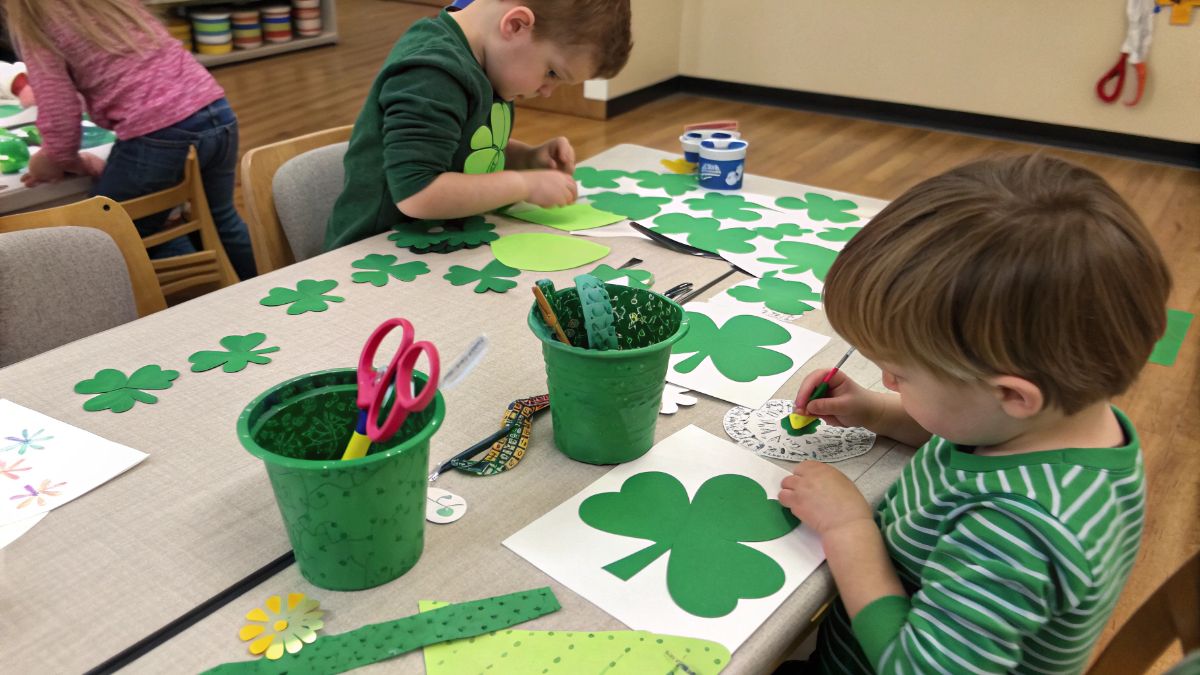 St patrick's day crafts for toddlers using shamrocks, green paper, and simple art supplies